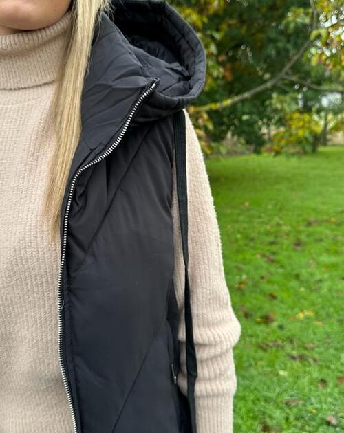 lange bodywarmer Emma met ritsen opzij zwart - 2