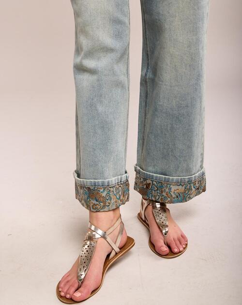 Jeans met geborduurde omslag - 2