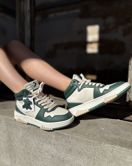 hoge sneaker