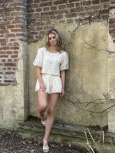 bloes met pofmouw beige
