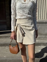 Short beige