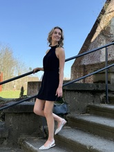 Jurk zonder mouw open schouder