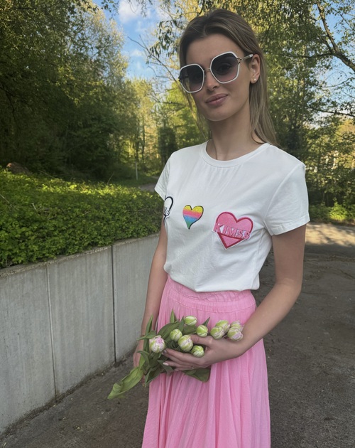 t-shirt kiss
