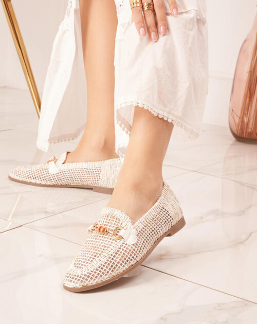  - Ideal Shoes
