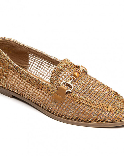  - Ideal Shoes