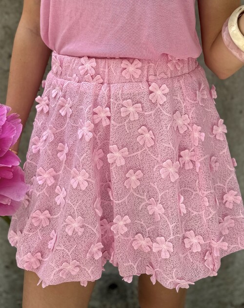 Kort shortje met bloemen