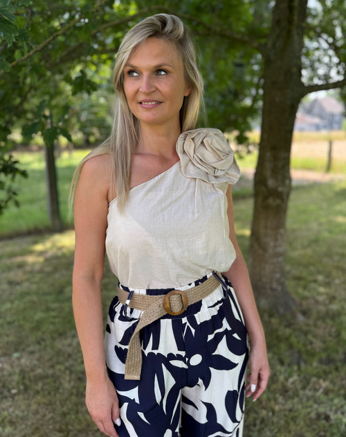 bloesje one shoulder met bloem