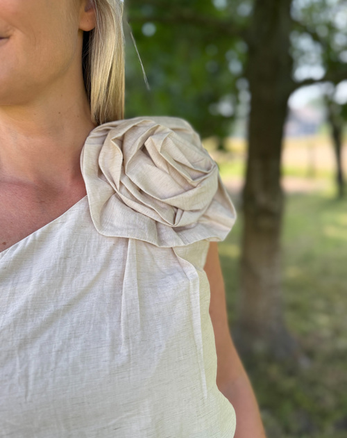 bloesje one shoulder met bloem - 2