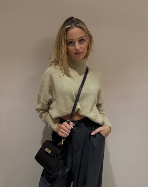 Trui lange mouw met kraag, naad op rug oversized