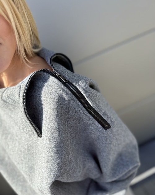 SWEATER MET RITS AAN KRAAG - 2