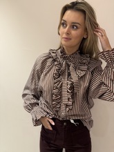 bloes lange mouw gestreept met jabot