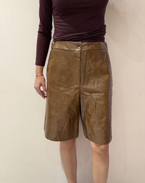 Short simili leder