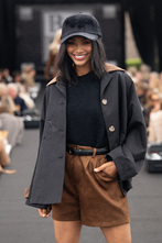parka zwart met contrastkraag