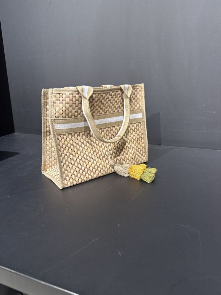 1093S26059 beige