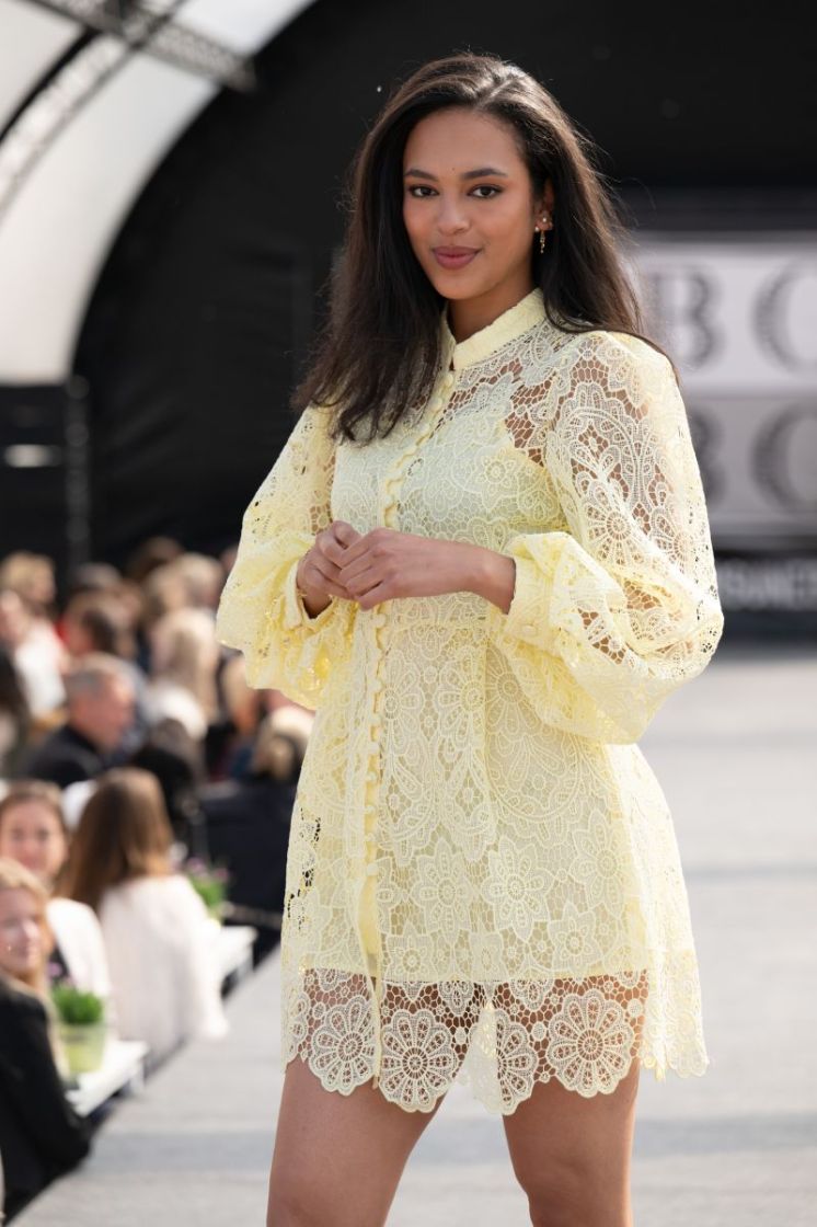 60451 yellow